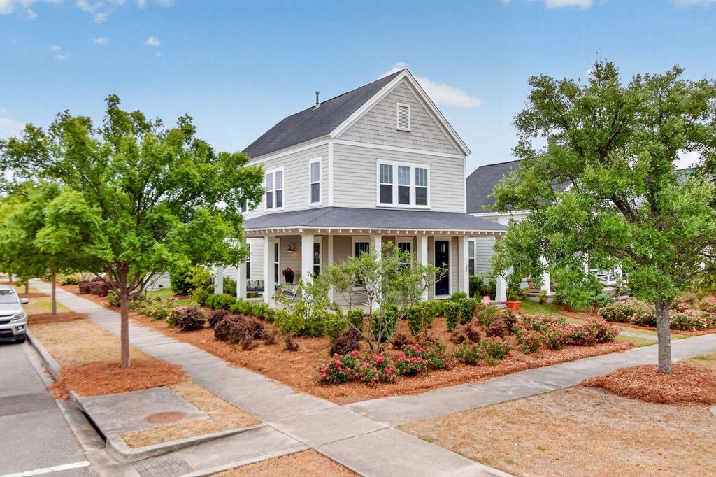 203 Gnarly Oak Lane, Summerville, SC 29485