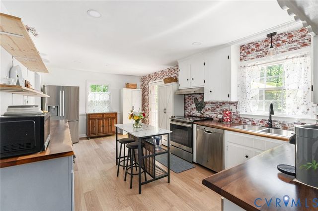 8901 Brucewood Dr, Chesterfield, VA 23235