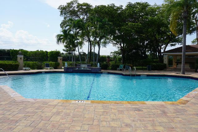 1721 Village Boulevard 103, West Palm Beach, FL 33409