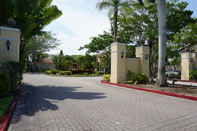 1721 Village Boulevard 103, West Palm Beach, FL 33409