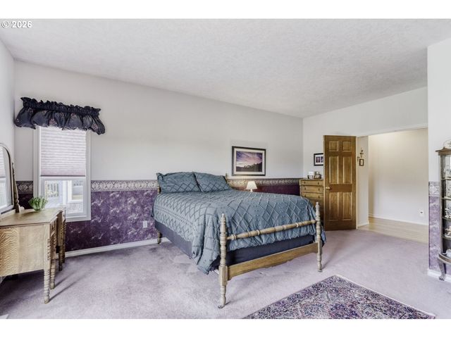 2357 Sw LINNEMAN Dr, Gresham, OR 97080