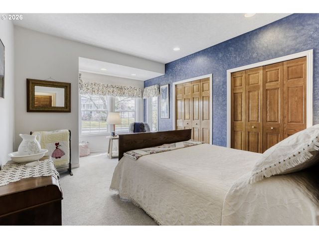 2357 Sw LINNEMAN Dr, Gresham, OR 97080