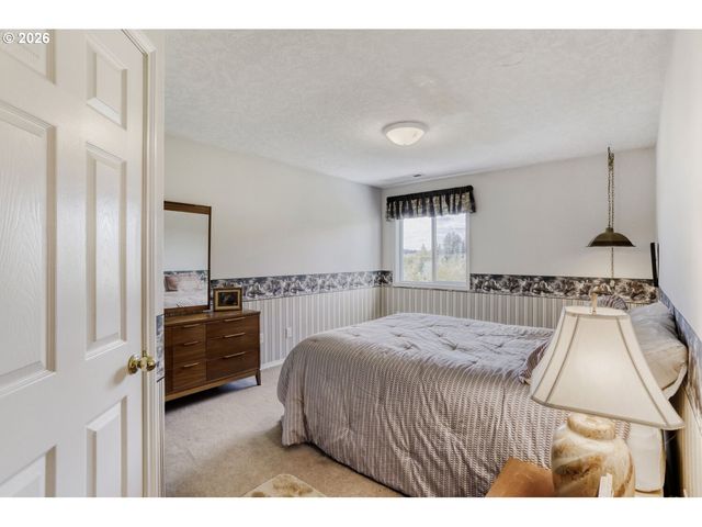 2357 Sw LINNEMAN Dr, Gresham, OR 97080