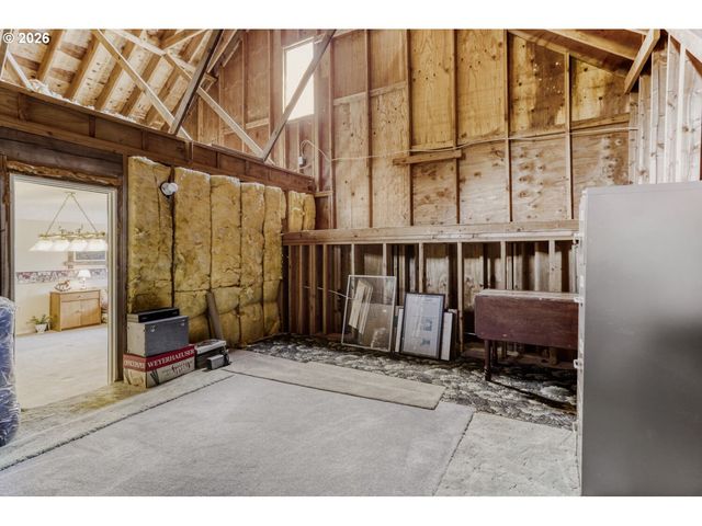 2357 Sw LINNEMAN Dr, Gresham, OR 97080