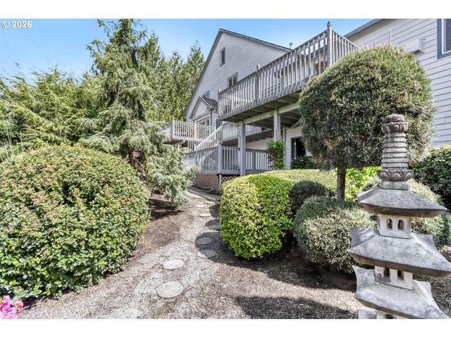 2357 Sw LINNEMAN Dr, Gresham, OR 97080