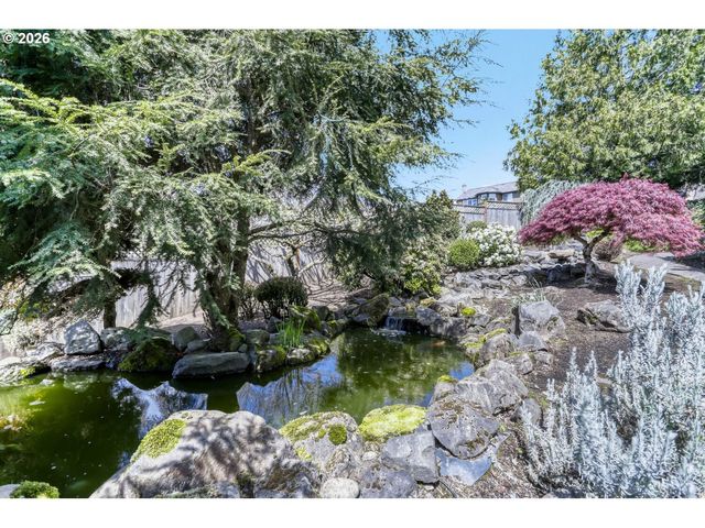 2357 Sw LINNEMAN Dr, Gresham, OR 97080