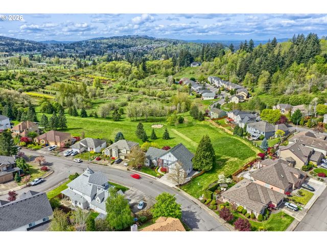 2357 Sw LINNEMAN Dr, Gresham, OR 97080