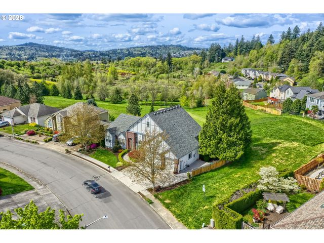 2357 Sw LINNEMAN Dr, Gresham, OR 97080