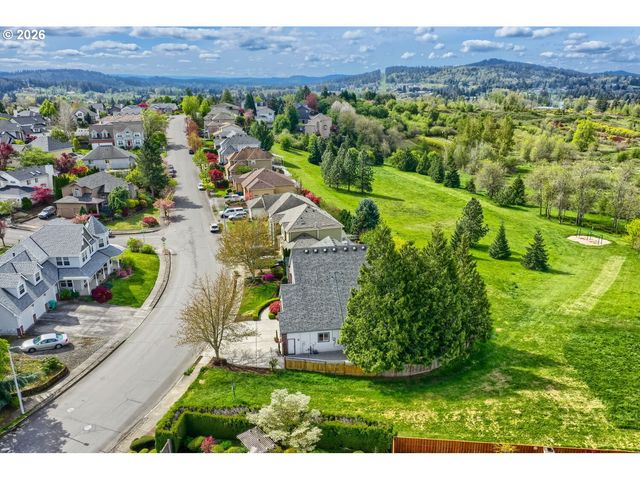 2357 Sw LINNEMAN Dr, Gresham, OR 97080