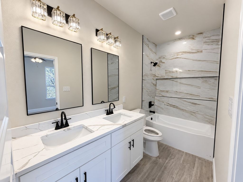 5907 Black Pine Circle, Granbury, TX 76048 — photo 2