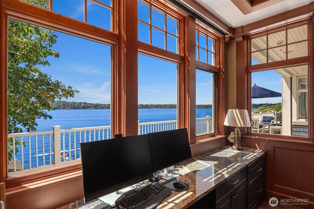 8233 W Mercer Way, Mercer Island, WA 98040