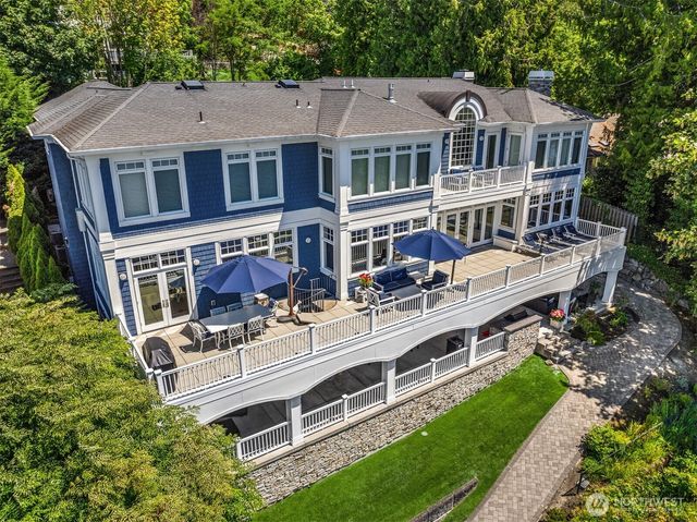 8233 W Mercer Way, Mercer Island, WA 98040