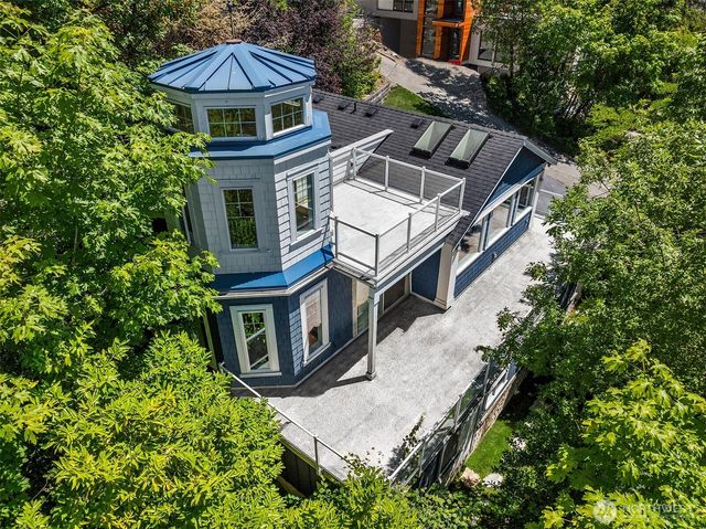 8233 W Mercer Way, Mercer Island, WA 98040