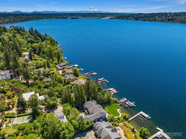 8233 W Mercer Way, Mercer Island, WA 98040