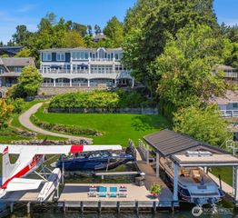 8233 W Mercer Way, Mercer Island, WA 98040