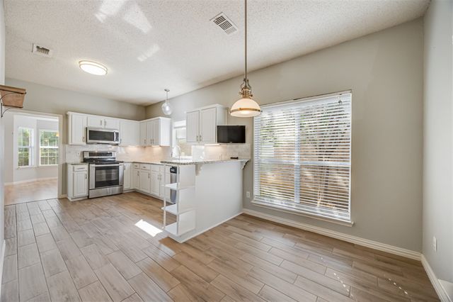 1409 High Crest Drive, Mansfield, TX 76063