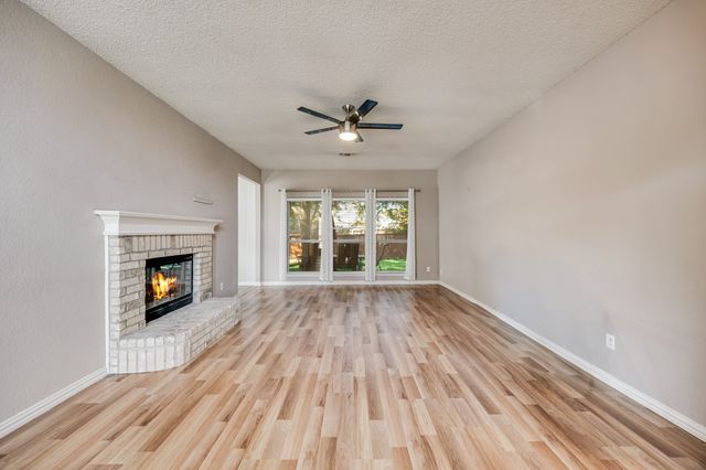 1409 High Crest Drive, Mansfield, TX 76063