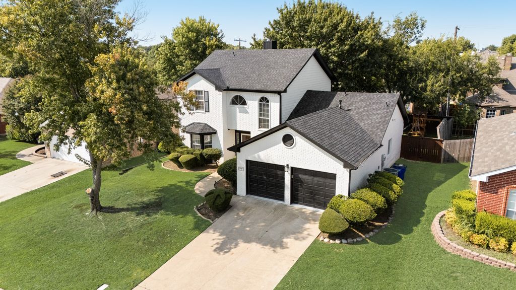 1409 High Crest Drive, Mansfield, TX 76063