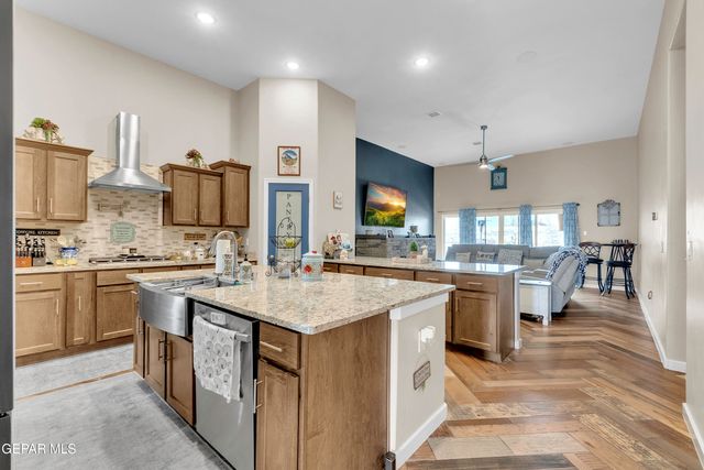 14825 William meshel Drive, El Paso, TX 79938