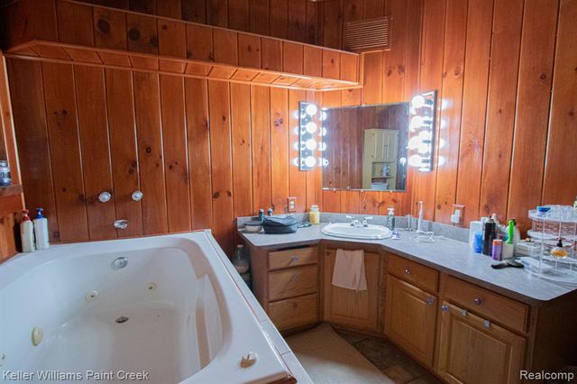 5104 Ravenswood Road, Kimball, MI 48074