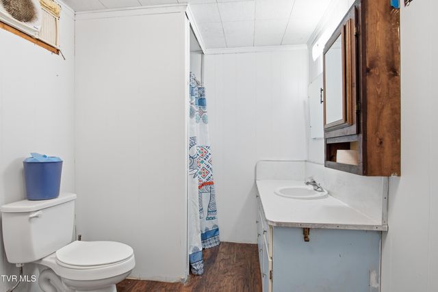926 East Mountain View Road, Johnson City, TN 37601