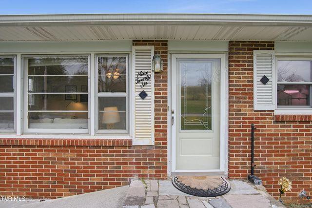 926 East Mountain View Road, Johnson City, TN 37601