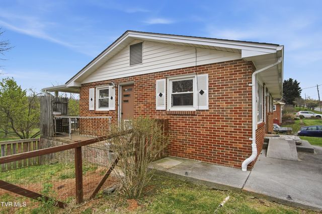 926 East Mountain View Road, Johnson City, TN 37601