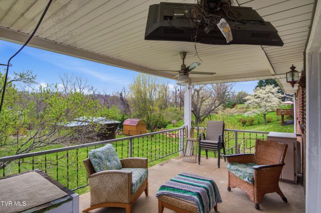 926 East Mountain View Road, Johnson City, TN 37601