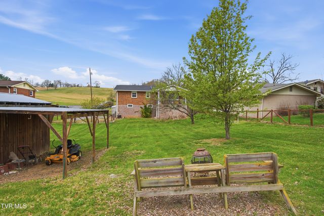 926 East Mountain View Road, Johnson City, TN 37601