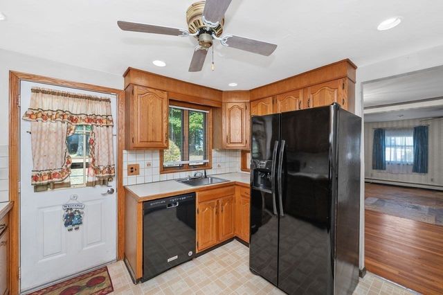195 Temple Road, Waltham, MA 02452