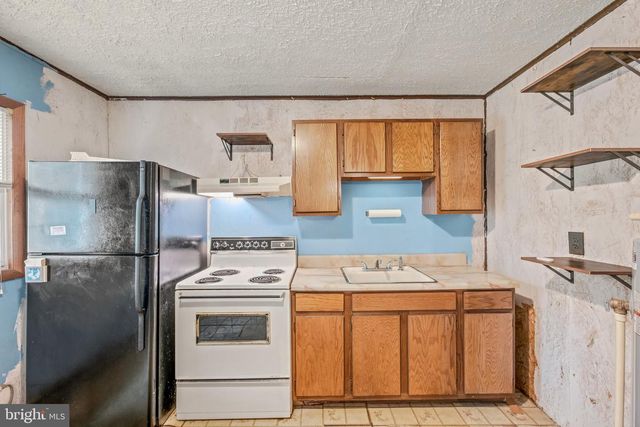 602 PLUM TREE LN, Berkeley Springs, WV 25411
