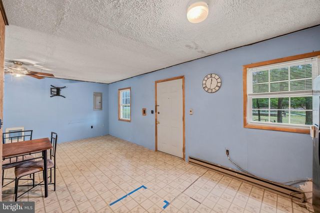 602 PLUM TREE LN, Berkeley Springs, WV 25411