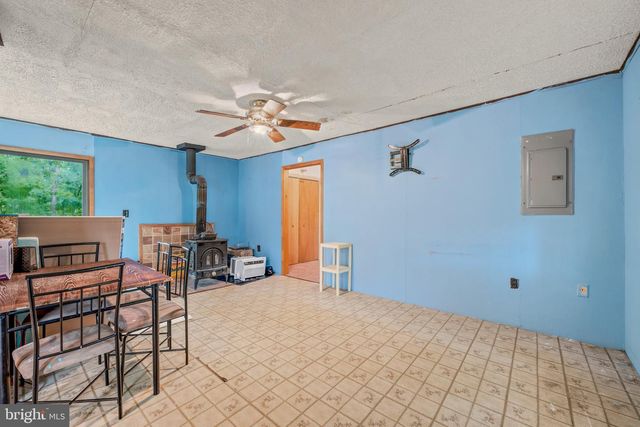 602 PLUM TREE LN, Berkeley Springs, WV 25411