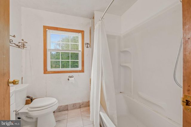 602 PLUM TREE LN, Berkeley Springs, WV 25411