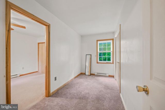 602 PLUM TREE LN, Berkeley Springs, WV 25411