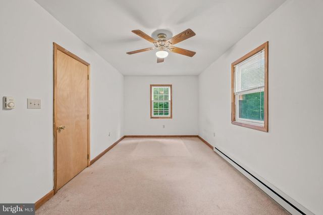 602 PLUM TREE LN, Berkeley Springs, WV 25411