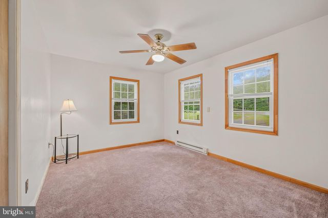 602 PLUM TREE LN, Berkeley Springs, WV 25411