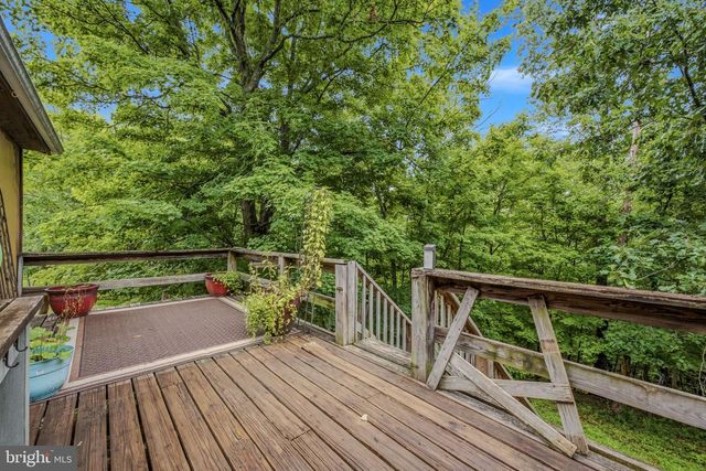 602 PLUM TREE LN, Berkeley Springs, WV 25411