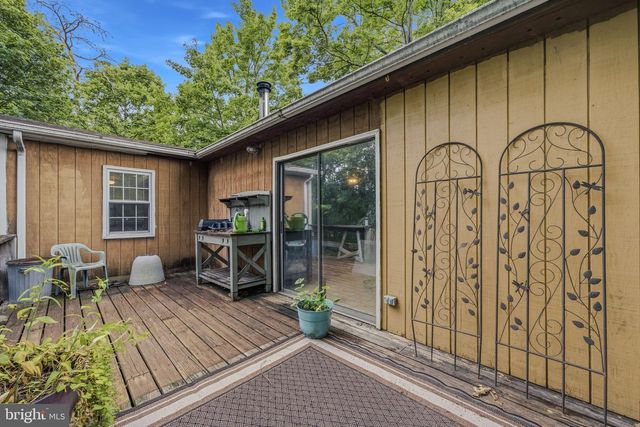 602 PLUM TREE LN, Berkeley Springs, WV 25411