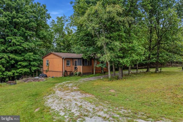602 PLUM TREE LN, Berkeley Springs, WV 25411