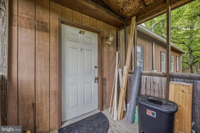 602 PLUM TREE LN, Berkeley Springs, WV 25411
