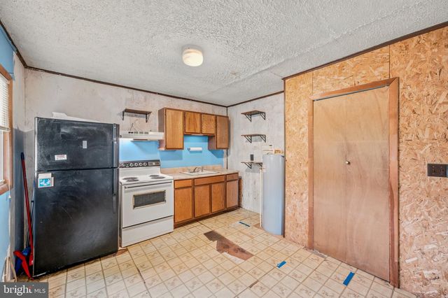 602 PLUM TREE LN, Berkeley Springs, WV 25411