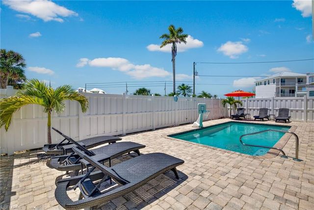 5612 Easy ST, Fort Myers Beach, FL 33931