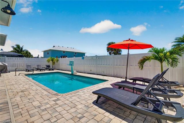 5612 Easy ST, Fort Myers Beach, FL 33931