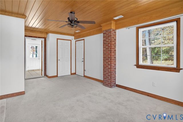 5631 Swan Dr, North Chesterfield, VA 23234