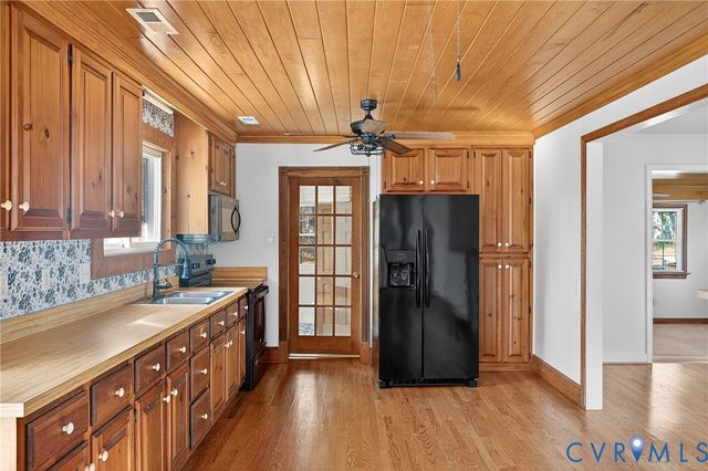 5631 Swan Dr, North Chesterfield, VA 23234