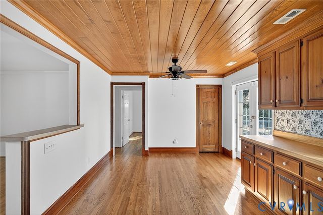 5631 Swan Dr, North Chesterfield, VA 23234