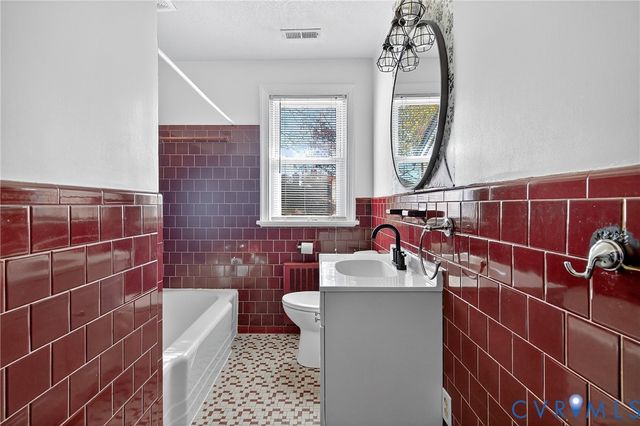 5631 Swan Dr, North Chesterfield, VA 23234