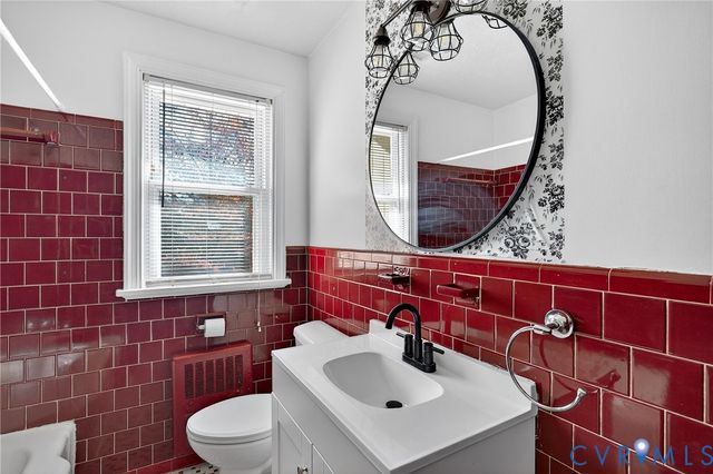 5631 Swan Dr, North Chesterfield, VA 23234