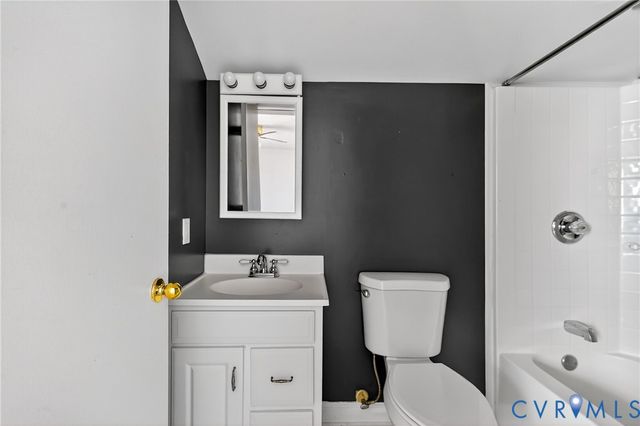 5631 Swan Dr, North Chesterfield, VA 23234